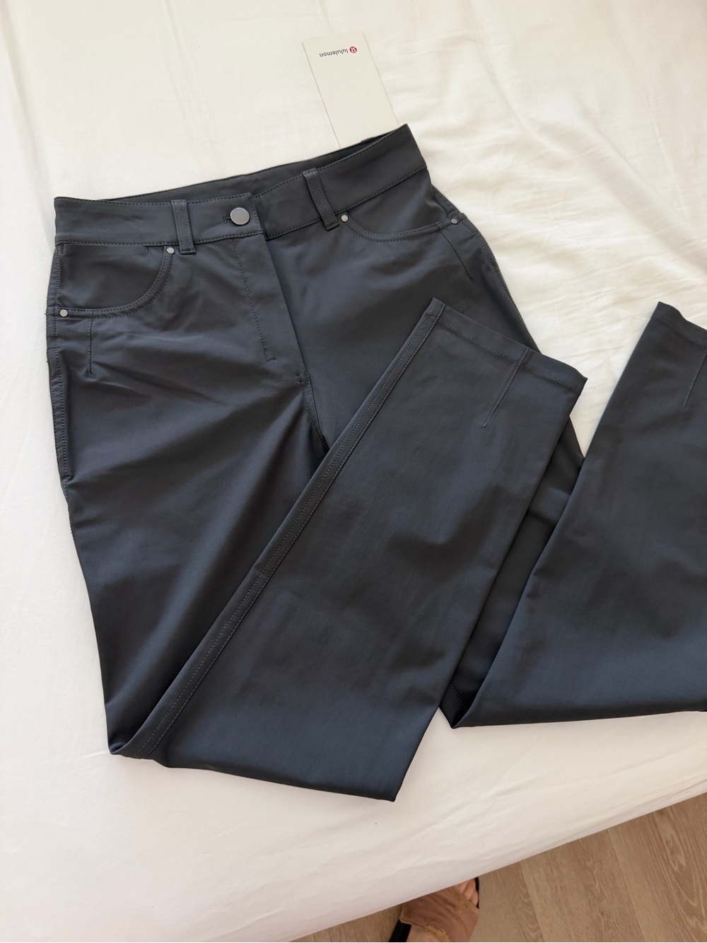 Lululemon City Sleek 5 pockets 7/8 Petite Graphite Slim Fit Stretch Pants size 4